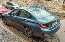 Rückansicht/Seitenansicht: BMW 3er G90 Blue Ridge Mountain. Foto: Dezember, 2021.