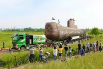 Spedition Kübler Schwertransport für das Technik Museum Speyer mit dem U-Boot U17 am 21.05.23 bei besten Wetter mit MAN TGX 
