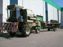 Mhdrescher E514 im Aufstellungsgelnde fr den Umzug beim Heimatfest.Dies waren die letzten Mhdrescher die die LPG vor der Wende bekommen hatte