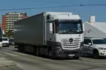 Mercedes Benz Actros, gesehen in den Stra�en von Wien. 06.2023 