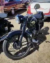 =Simson, gesehen auf dem Ausstellungsgelände beim Oldtimertreffen in Ostheim, 07-2022.