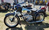 =MZ-Seitenwagengespann, gesehen auf dem Ausstellungsgelände beim Oldtimertreffen in Ostheim, 07-2022