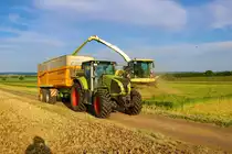 Lohnunternehmen Schmerer Krone Big X1180 und Claas Axion 810 am 01.06.23 beim GPS Häckseln in der Wetterau