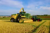 Lohnunternehmen Schmerer Krone Big X1180 und Fendt Vario 714 am 01.06.23 beim GPS Häckseln in der Wetterau