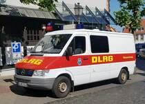 =MB Vito der DLRG Wasserrettung steht beim Tag des Blaulichts 2023 in Hünfeld. Zum ersten Hünfelder Tag des Blaulichts, am 17.06.2023, präsentierten DRK, THW, LaPo Hessen, Feuerwehr Hünfeld, DLRG, die Justiz und die Bundespolizei einen Teil ihrer Einsatzmittel und warben für ihre Einrichtungen.