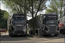 Zwei SCANIA R500 \8/  BLACK PEARL  aus Polen verbringen das Wochenende auf dem Rasthof Sauerland-Ost. Das gute Wetter nutzten einige Fahrer zum Grillen....