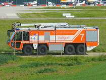Feuerwehrfahrzeug mit der Nr.7 am Stuttgarter Flughafen 29.5.2009 