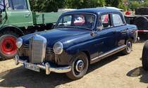 =MB 180, gesehen auf dem Ausstellungsgelände beim Oldtimertreffen in Ostheim, 07-2022