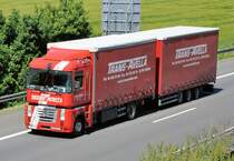 Renault Hngerzug, Spedition Trans-Avella, am 29.05.2009 unterwegs auf der A 61 Richtung Koblenz.
