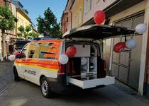 =MB Vito als NEF vom DRK KV HÜNFELD, gesehen beim Tag des Blaulichts 2023 in Hünfeld. Zum ersten Hünfelder Tag des Blaulichts, am 17.06.2023, präsentierten DRK, THW, LaPo Hessen, Feuerwehr Hünfeld, DLRG, die Justiz und die Bundespolizei einen Teil ihrer Einsatzmittel und warben für ihre Einrichtungen.