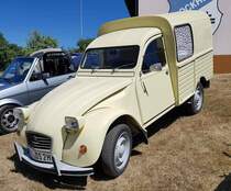 =Citroen AK 400, gesehen auf dem Ausstellungsgelände beim Oldtimertreffen in Ostheim, 07-2022