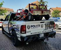 =Dodge RAM, ausgestellt vom Verein US-Einsatzfahrzeuge e. V. beim Tag des Blaulichts 2023 in Hünfeld. Zum ersten Hünfelder Tag des Blaulichts, am 17.06.2023, präsentierten DRK, THW, LaPo Hessen, Feuerwehr Hünfeld, DLRG, die Justiz und die Bundespolizei einen Teil ihrer Einsatzmittel und warben für ihre Einrichtungen.