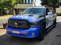 =Dodge RAM, ausgestellt vom Verein US-Einsatzfahrzeuge e. V. beim Tag des Blaulichts 2023 in Hünfeld. Zum ersten Hünfelder Tag des Blaulichts, am 17.06.2023, präsentierten DRK, THW, LaPo Hessen, Feuerwehr Hünfeld, DLRG, die Justiz und die Bundespolizei einen Teil ihrer Einsatzmittel und warben für ihre Einrichtungen.