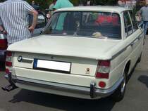 Heckansicht eines BMW 1800, der so genannten  Neuen Klasse . Oldtimertreffen an der  Alten Dreherei  in Mülheim an der Ruhr am 18.06.2023.