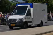 Mercedes Benz Sprinter, Gefangenentransporter, der Polizei von Luxemburg, war bei der Militärparade in Luxemburgstadt dabei. 23.06.2023