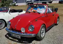 =VW Käfer Cabrio steht beim Oldtimertreffen in Ostheim, 07-2022