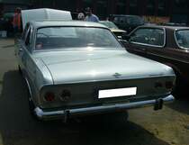 Heckansicht eines Opel Rekord B L6 2600 Coupe. Oldtimertreffen an der  Alten Dreherei  in Mülheim an der Ruhr am 18.06.2023.