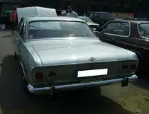 Heckansicht eines Opel Rekord B L6 2600 Coupe. Oldtimertreffen an der  Alten Dreherei  in Mülheim an der Ruhr am 18.06.2023.