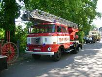 IFA W50L/DL30 im Aufstellungsraum auf der Meinersdorfer Bahnhofstrae zum Festumzug.
