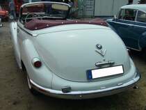 Heckansicht eines BMW 502 Baur-Cabriolet 2+2 sitzig aus dem Jahr 1962. Oldtimertreffen an der  Alten Dreherei  in Mülheim an der Ruhr am 18.06.2023. 