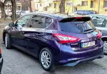 Rückansicht: Nissan Pulsar, 7. generation in der Farbe Violett / Azure. Foto: Februar, 2022.
