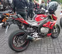 =BMW R steht abfahrbereit zur geführten Tour am Konrad- Zuse-Hotel in Hünfeld, 07-2022