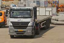 Mercedes Benz Axor Sattelzug, aufgenommen an einer Baustelle wo dieser Entladen wird. 07.2023 