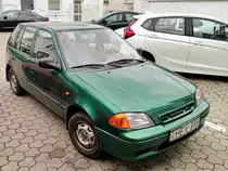 Suzuki Swift Mk2 in Tiefgrün (Deep Green). Foto: 12.2021.
