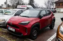 Roter Toyota Yaris Cross (Emotional Red heißt die Farbe). Foto: 12.2021.