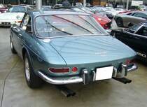Heckansicht eines Ferrari 330GTC im Farbton azzuro metallizzato aus dem Jahr 1968. Classic Remise Düsseldorf am 12.07.2023.