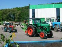 Famulus RS14/46 und ITM 533 nehmen Aufstellung zum Umzug beim Heimatfest in Burkhardtsdorf