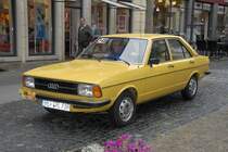 Audi 80 wartet auf den Start in 36088 Hnfeld zur ADAC-Oldtimersternfahrt zum Hessentag nach Langenselbold, 06.06.2009