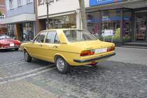 Audi 80 wartet auf den Start in 36088 Hnfeld zur ADAC-Oldtimersternfahrt zum Hessentag nach Langenselbold, 06.06.2009