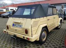 VW 181 steht auf der Ausstellungsfläche der Technorama 2023 in Kassel