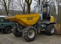 =Wacker Neuson DW 60 steht auf einer Baustelle in Hünfeld, 02-2023