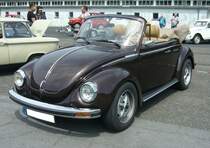 VW Typ 15  Käfer Cabriolet  im Farbton colorado metallic aus dem Jahr 1977. Kleinwagentreffen an Mo´s Bikertreff in Krefeld am 22.07.2023.