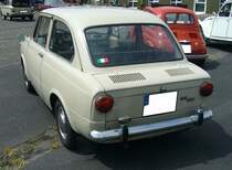 Heckansicht einer Fiat 850 Limousine. Kleinwagentreffen an Mo´s Bikertreff in Krefeld am 22.07.2023.