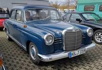 =MB 190 D steht auf der Ausstellungsfläche der Technorama 2023 in Kassel