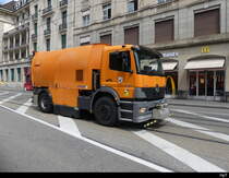 BVB - Mercedes Ateco für Tram Geleise Reinigung in der Stad Basel am 17.07.2023