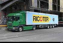 Scania R 490 Sattelschlepper in Basel am 17.07.2023