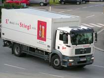 MAN TGM18.280 der Brauerei STIEGL im Zustelldienst in der Bezirksstadt Ried i.I.; 090609
