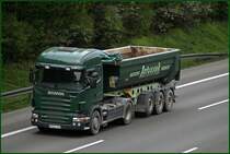 Ein Unterschied zwischen dem SCANIA R620 und diesem Scania R420 ist das ja schon, sind ja immerhin 200PS.
Hier ist ein Scania R420 bei Schwerte-Ergste unterwegs.
