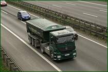 AXOR 1843 von LATUSSEK ist mit einem KEMPF Kippsattel unterwegs. (16.04.2009)
