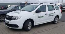 =Dacia Logan der Gärtnerei HARTMANN steht im Februar 2023 in Petersberg