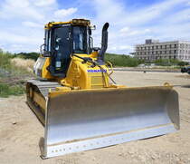 Komatsu, Planierraupe auf einer Freiburger Baustelle, Juli 2023