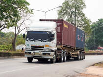 Mitsubishi Fuso Super Great in Nong Khai (Thailand) - 21.04.2023