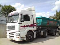 Ein weier Man von H.J.Burmeister GmbH mit Siegfried Btcher mulde.