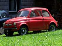 Irgendwie putzig dieser PUCH500, welcher nach einem Regengu seiner weiteren Dinge harrt; 090611