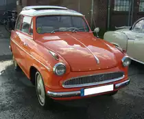Lloyd Alexander TS Limousine, gebaut in Bremen von 1958 bis 1961. Mit dem Lloyd 600 erfolgte bei den Lloyd-Werken der Übergang vom Zweitaktmotor zum Viertaktmotor. Ab Juli 1957 hieß der LP600 dann  Alexander . Ab 1958 konnte der geneigte Käufer auch den stärkeren  Alexander TS  bestellen bzw. kaufen. Der Zweizylinderreihenmotor leistet 25 PS aus einem Hubraum von 596 cm³. Bei seiner Markteinführung kostete ein solcher Lloyd Alexander TS mindestens DM 4330,00. 50. Jahrestreffen der Borgward I.G. e.V. an der  Alten Dreherei  in Mülheim an der Ruhr.