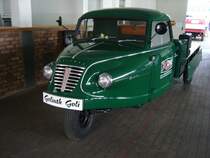 Goliath Goli Hochpritsche, produziert von 1955 bis 1961. Die Goli Modelle waren die letzten klassischen Dreiräder aus dem Hause Borgward. Insgesamt wurden in Bremen 9.904 Goli Dreiräder produziert. Eine solche Goliath-Goli Hochpritsche kostete exakt DM 4.000,00. Der Zweizylinderzweitaktmotor leistete bis 1957 16 PS aus einem Hubraum von 493,5 cm³. Danach reduzierte sich der Hubraum auf 461 cm³ Hubraum und die Leistung sank auf 15 PS. 50. Jahrestreffen der Borgward I.G. e.V. an der  Alten Dreherei  in Mülheim an der Ruhr.